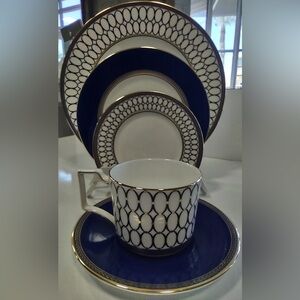 Wedgwood Renaissance Gold 5-Piece Bone China Place Setting, NEW IN BOX